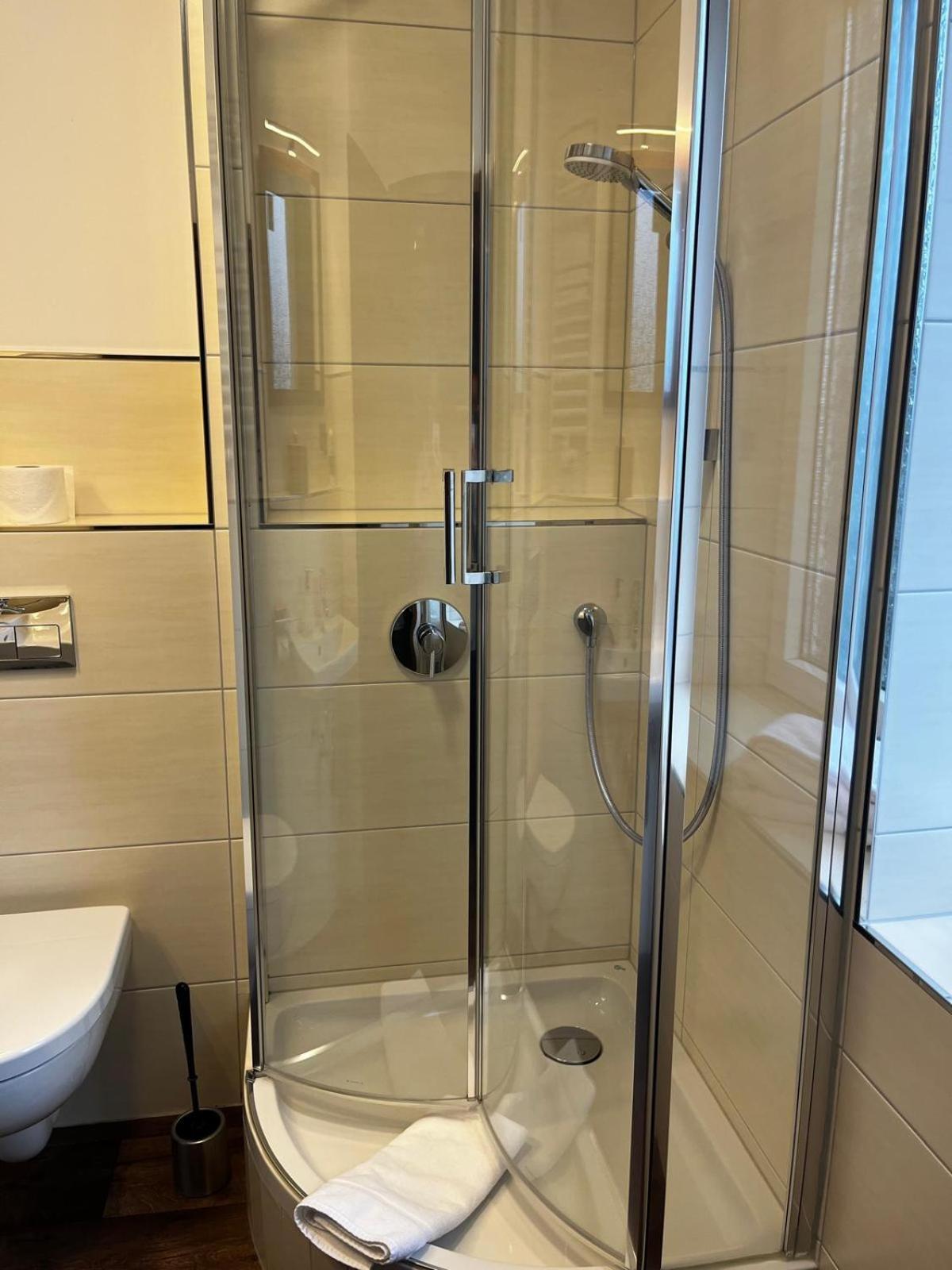Neuenrade Henblas Hotel מראה חיצוני תמונה